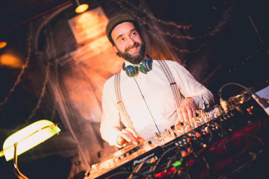 DJ Louie Prima-Ihr Electro Swing- & Allround- DJ aus Berlin